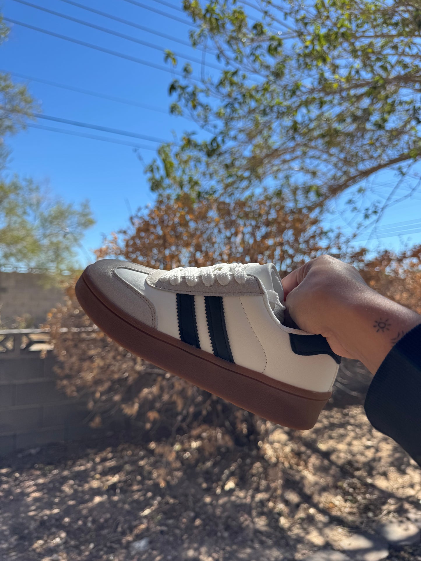 Fall Hard Sneakers - Black/White