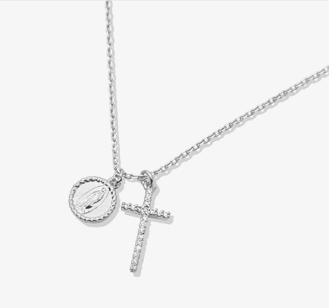 Maria Pendant Necklace