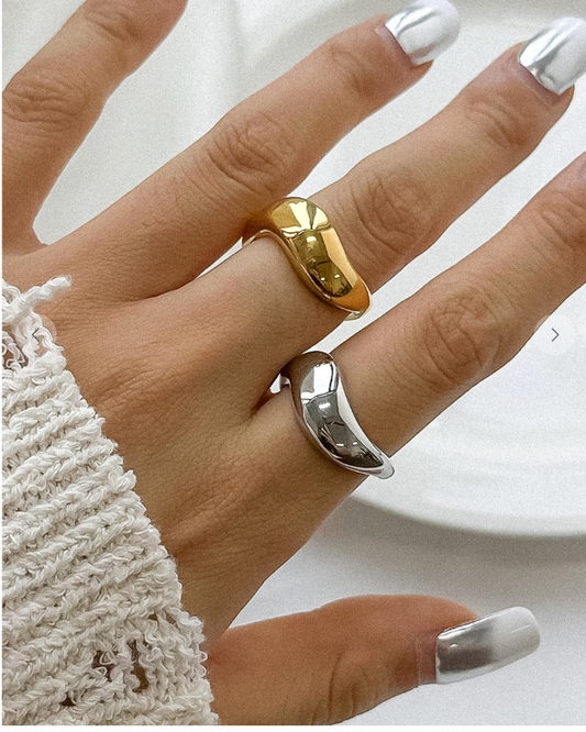 Classic Wavy Ring